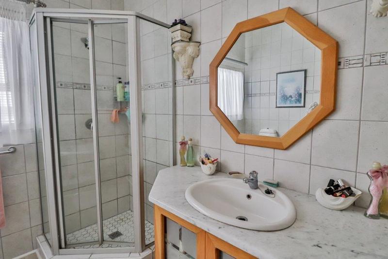 4 Bedroom Property for Sale in Stilbaai Wes Western Cape